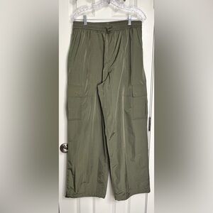PINK Victoria’s Secret Parachute Cargo Pants NWT in Casual New Olive